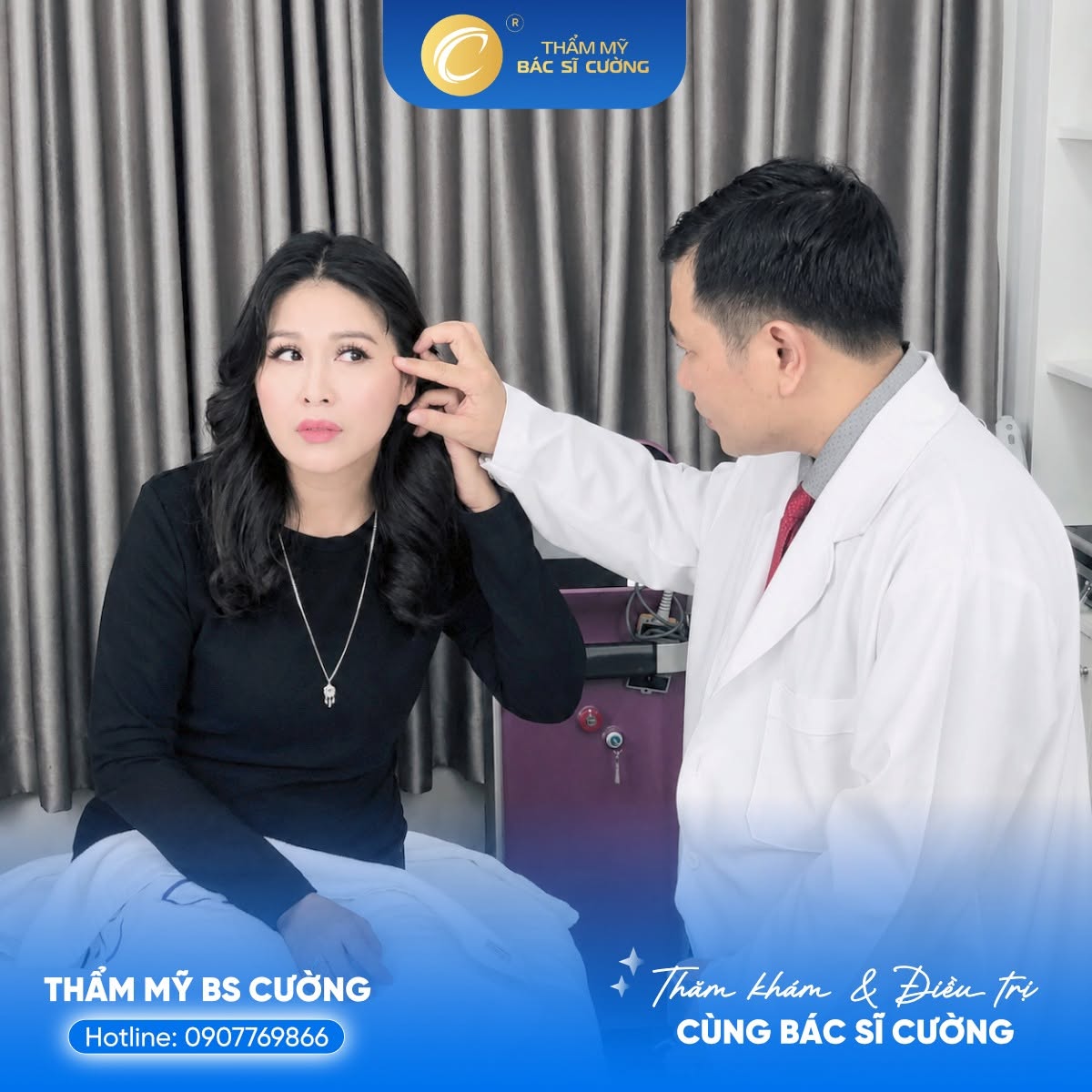 BS Cường thăm khám trước khi căng chỉ trung hoa