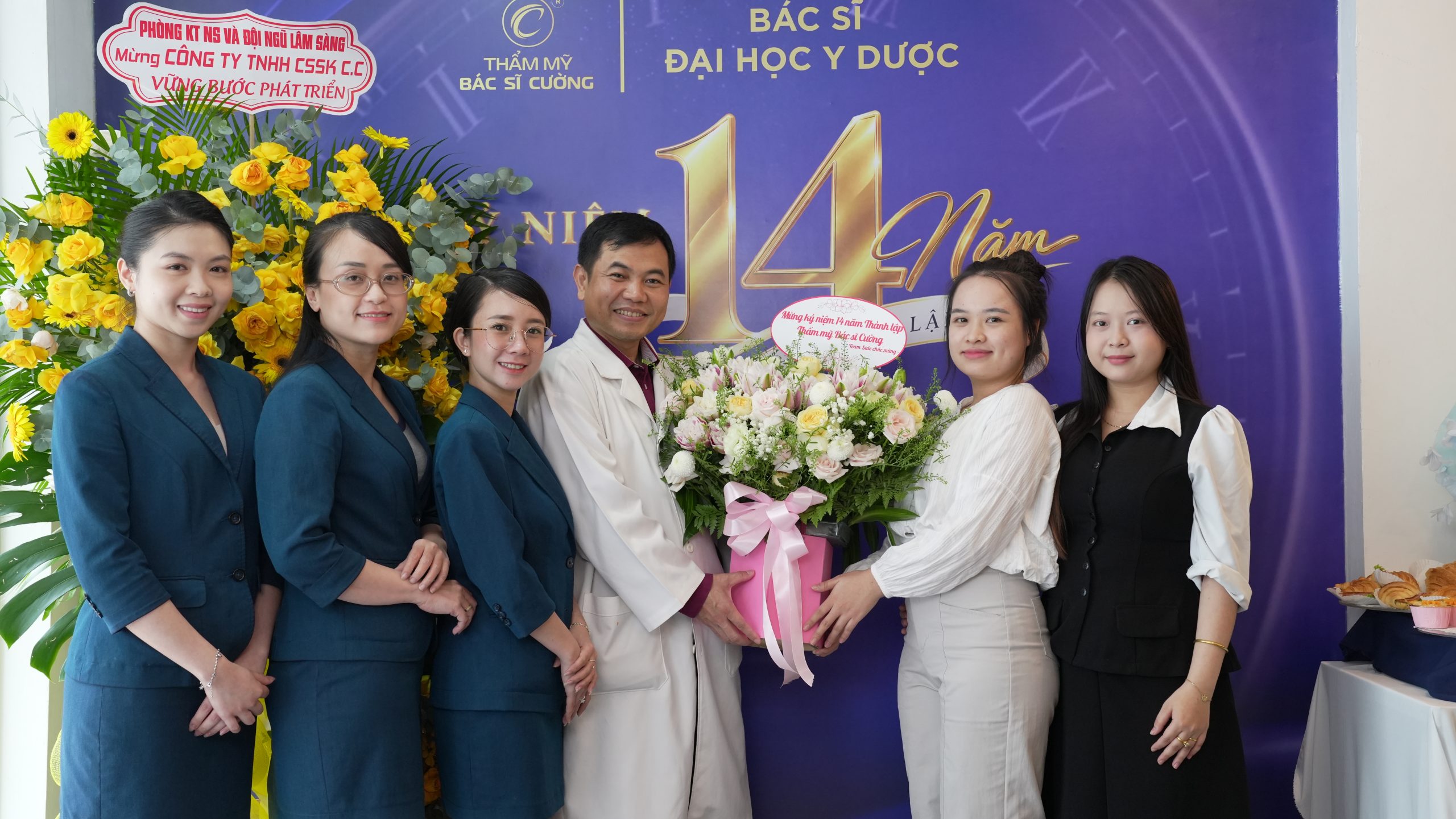 Đội ngũ nhân viên tại Thẩm mỹ Bác sĩ Cường